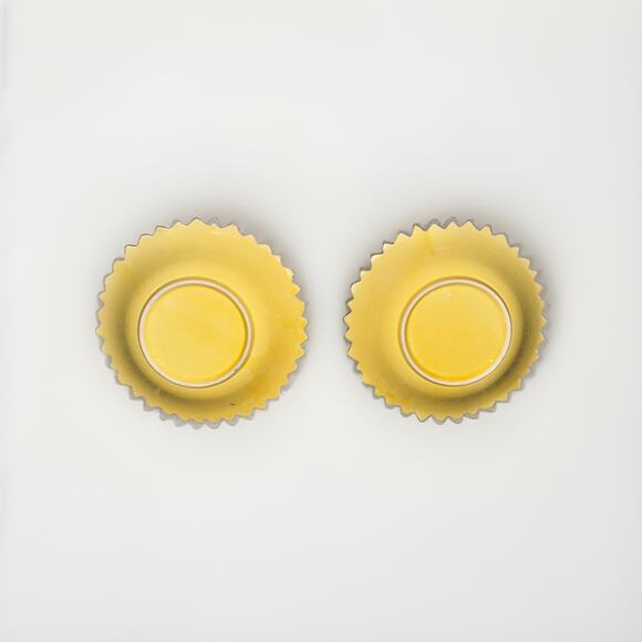 Sunflower Dishes 8” Vintage Raised Edges - Picture 3 of 3